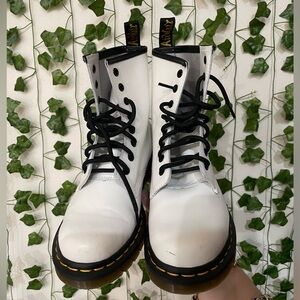 LIKE NEW BEST DEAL Dr. martens matte white boots